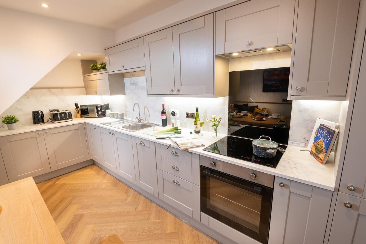 Lola'S Loft With Lake Views - Central Bowness - Pet Friendly Экстерьер фото