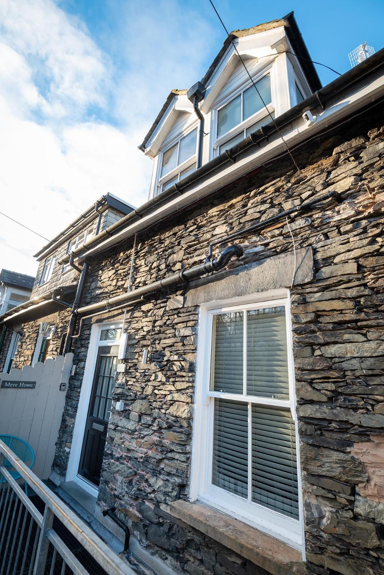 Lola'S Loft With Lake Views - Central Bowness - Pet Friendly Экстерьер фото