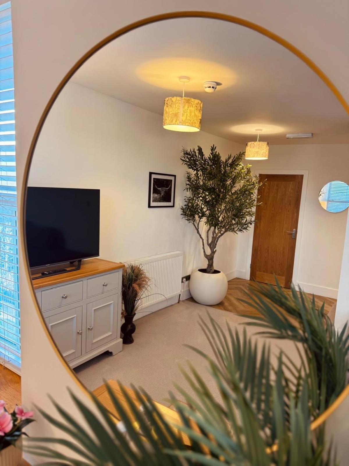 Lola'S Loft With Lake Views - Central Bowness - Pet Friendly Экстерьер фото
