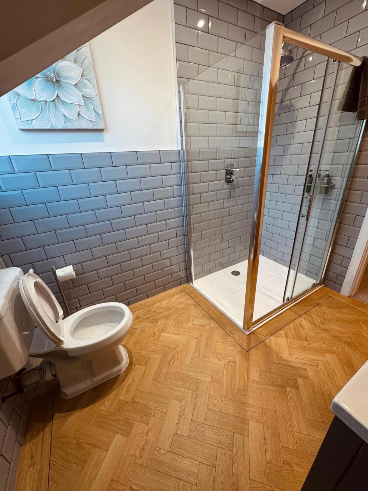 Lola'S Loft With Lake Views - Central Bowness - Pet Friendly Экстерьер фото