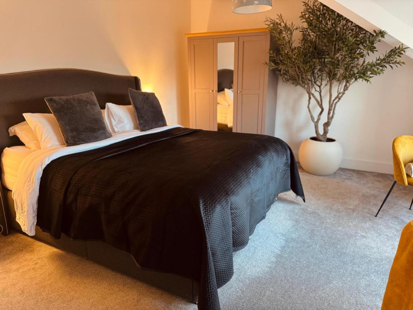 Lola'S Loft With Lake Views - Central Bowness - Pet Friendly Экстерьер фото